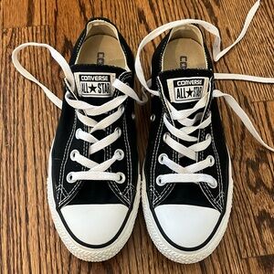 Black converse all stars size 6 barely worn